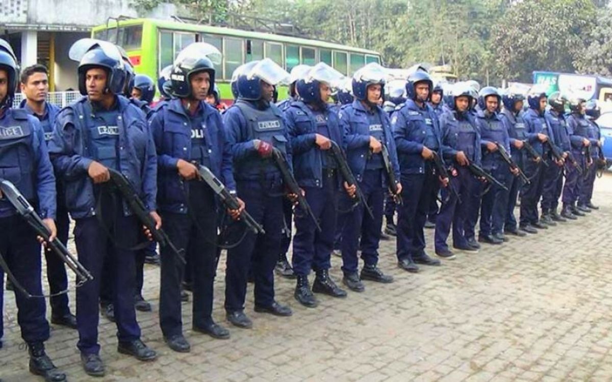 প্রশাসন বিএনপির দিকে ঝুঁকে গেছে