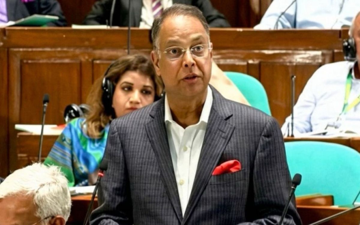তেল, গ্যাস, বিদ্যুৎ দে, নইলে গদি ছাইড়া দে